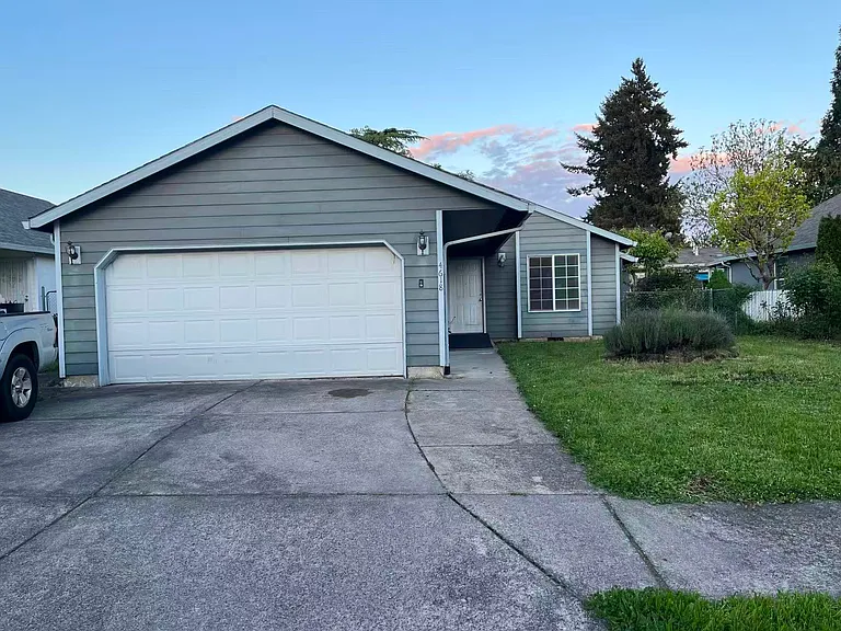 4618 SE 116th Ave — Photo 1