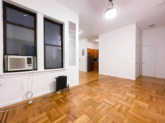 Rented by City Connections Realty | media 20