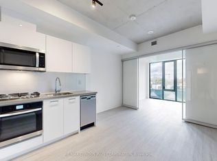 195 McCaul St #420, Toronto, ON M5T 0E5