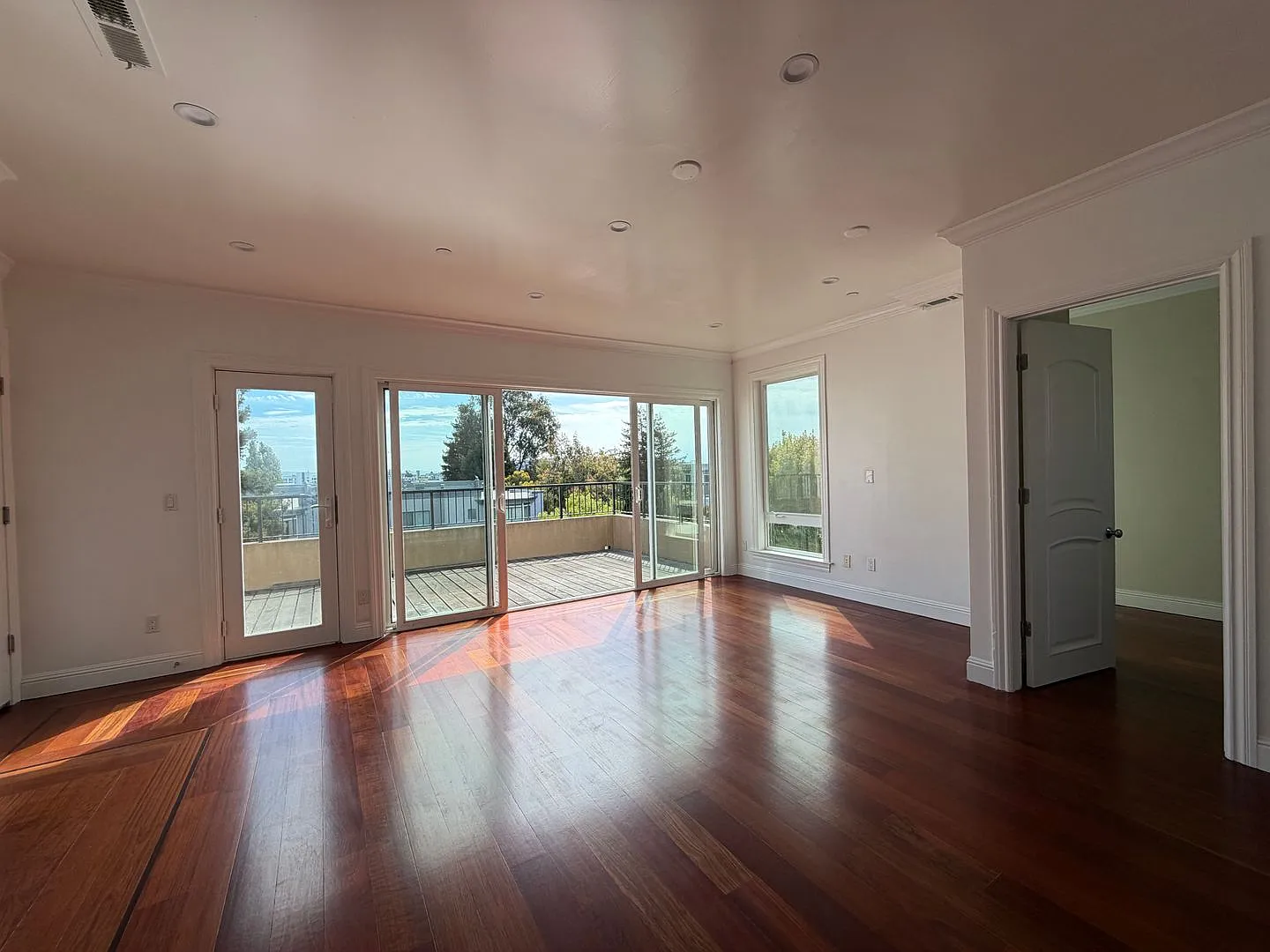 Spacious & Conveniently W/ Deck & In-unit Laundry — Photo 3