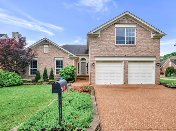 900 Willow Oak Ct, Nashville, TN 37221