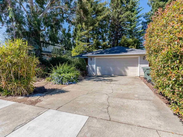 4175 Coulombe Dr, Palo Alto, CA 94306