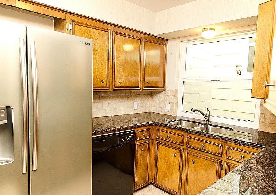 1st image of 4417 Basswood Ln