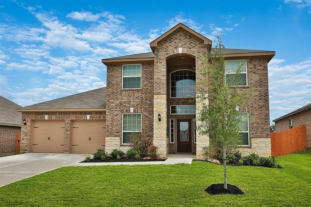 4 bed, 3.5 bath, 2938 sqft, $3,300 — Photo 1