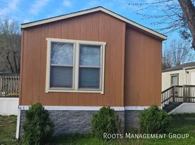 272 Emerson Bypass Rd