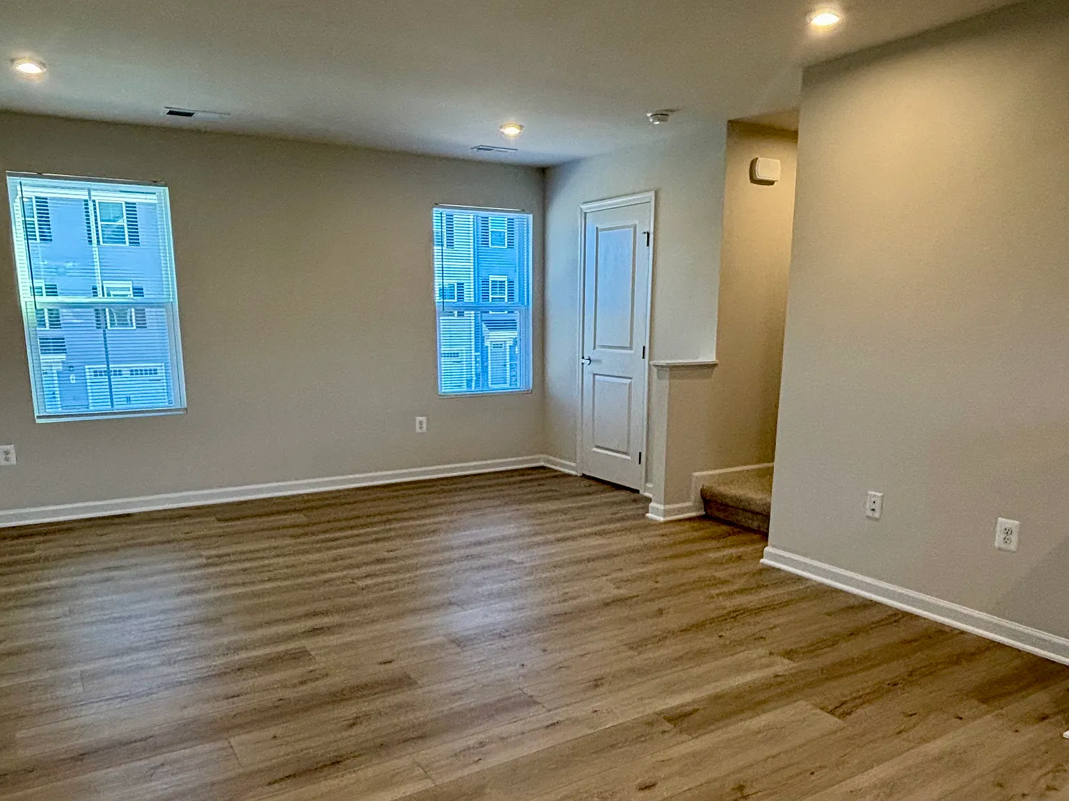 3 bed, 2.5 bath, 1577 sqft, $1,895 — Photo 4