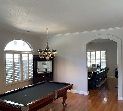 4th image of 933 Sierra Park Ln