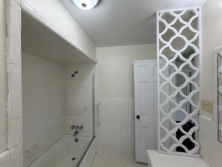 1002 W Alden Ave — Photo 17