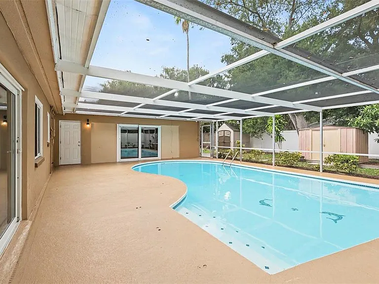 1520 Simmons Dr — Photo 4