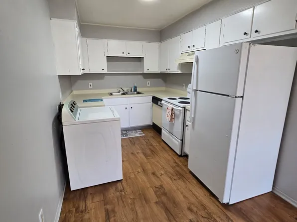 100 Hardwood Ct APT C, Hattiesburg, MS 39401