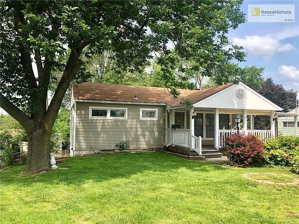 2nd image of 304 Baldwin St
