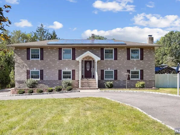 340 Edwards Rd, Parsippany, NJ 07054