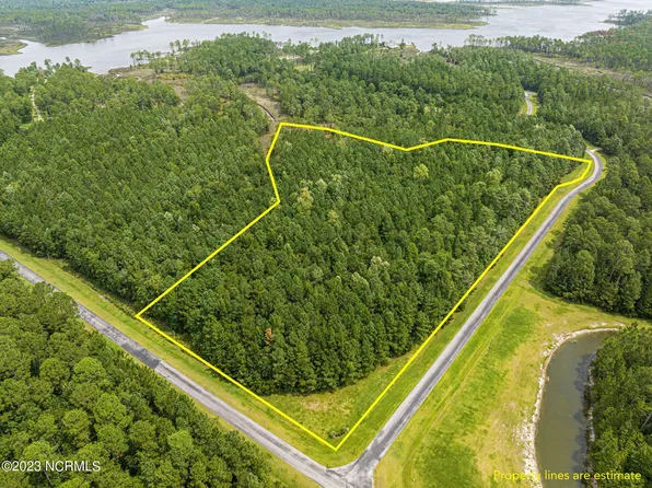 15 Paradox Point Drive, Aurora, NC 27806