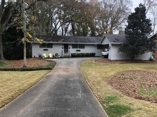 630 W Powderhorn Rd, Sandy Springs, GA 30342