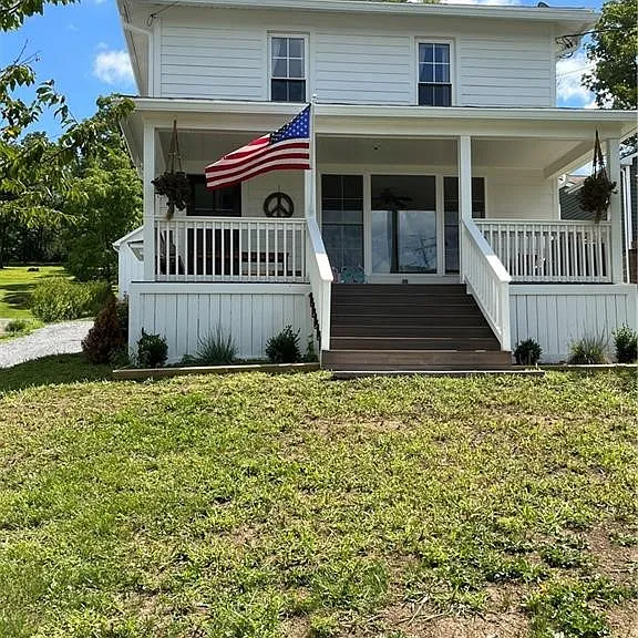 4489 E Lake Rd — Photo 2
