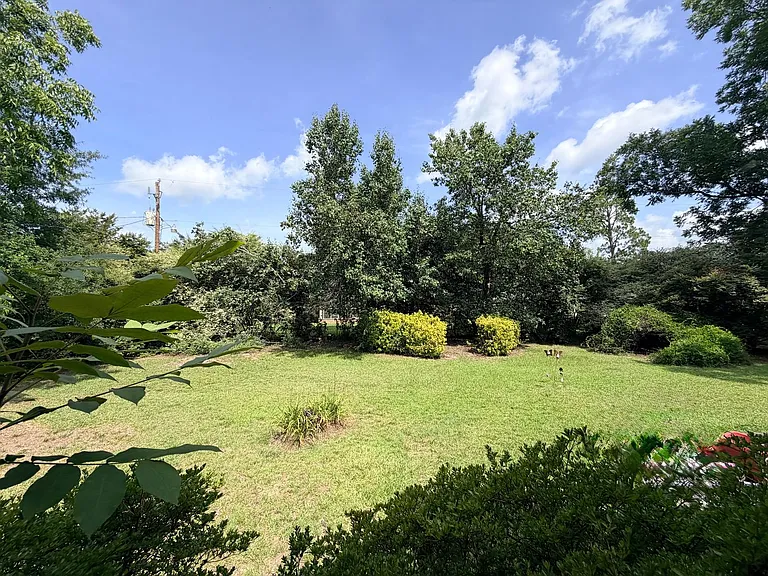 839 Malibu Dr — Photo 22