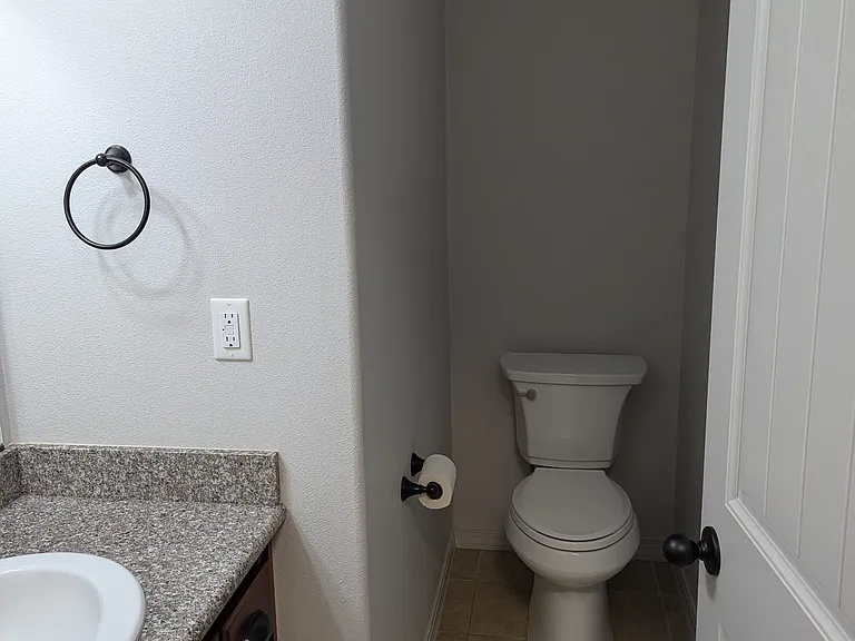 409 Madrona Ave SE — Photo 9