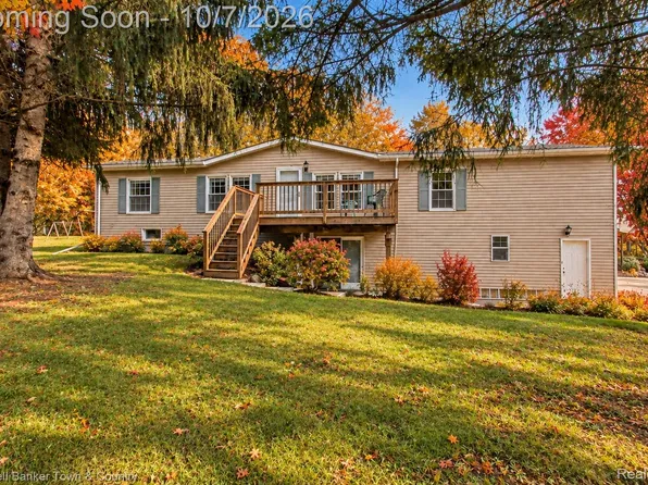 7575 Chilson Rd, Pinckney, MI 48169