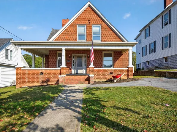 407 College St, Marion, VA 24354