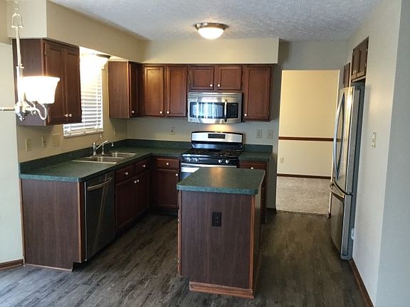 3rd image of 9249 Belmont Pl NW