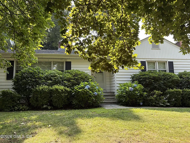 20 Meyer Pl — Photo 1