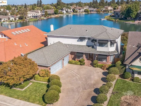 1720 Windjammer Ct, Lodi, CA 95242