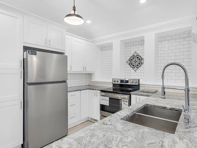 185 Foster Ave — Photo 7