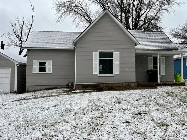 304 E Forest St, Harrisonville, MO 64701
