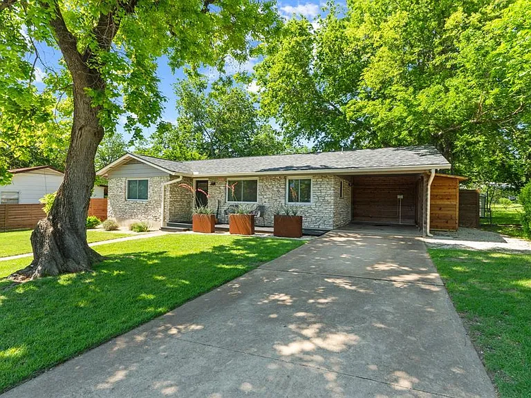 3207 Carol Ann Dr — Photo 3