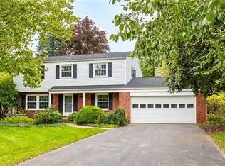 9 Musket Ln, Pittsford, NY 14534
