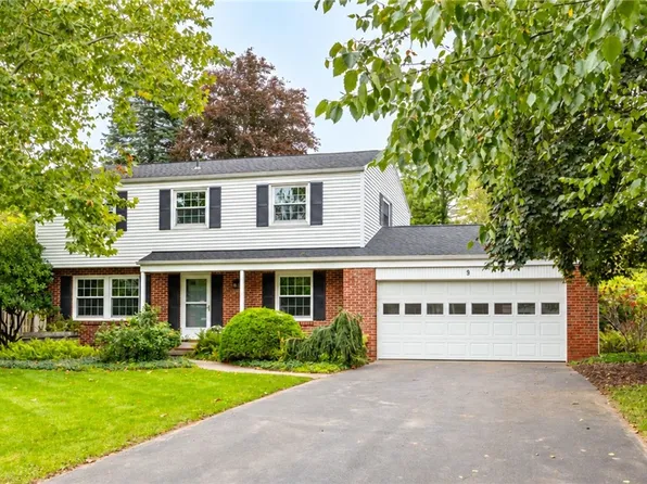 9 Musket Ln, Pittsford, NY 14534
