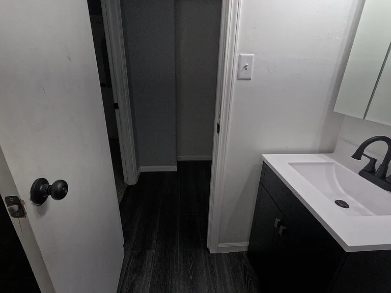 724 E Lawrence St — Photo 16