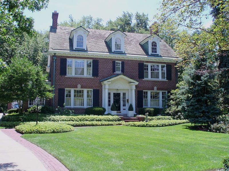 1st image of 1826 E Jefferson Blvd