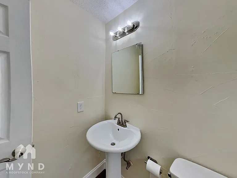 2616 Belmont Ct — Photo 20
