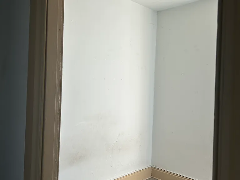416 Main St #4 — Photo 3