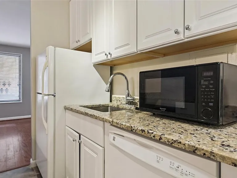 1718 P St NW #T19 — Photo 20