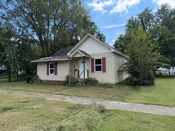 608 E 8th St, Metropolis, IL 62960