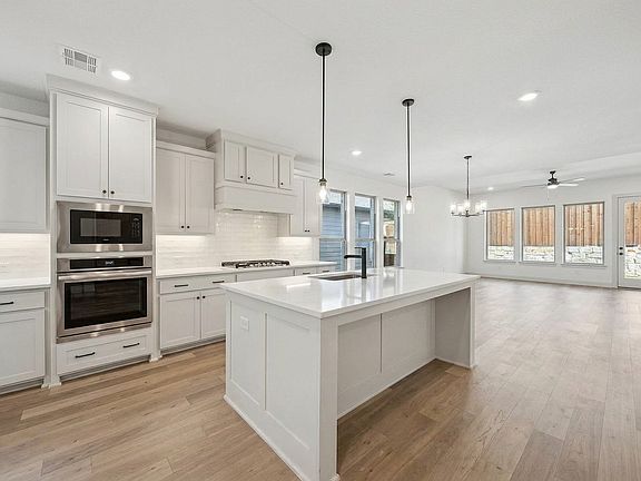 4th image of 6904 Crystal Springs Dr