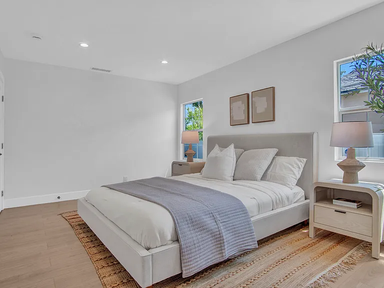 18406 Jovan St — Photo 17