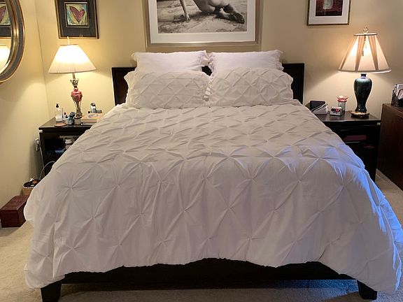 CA King bed