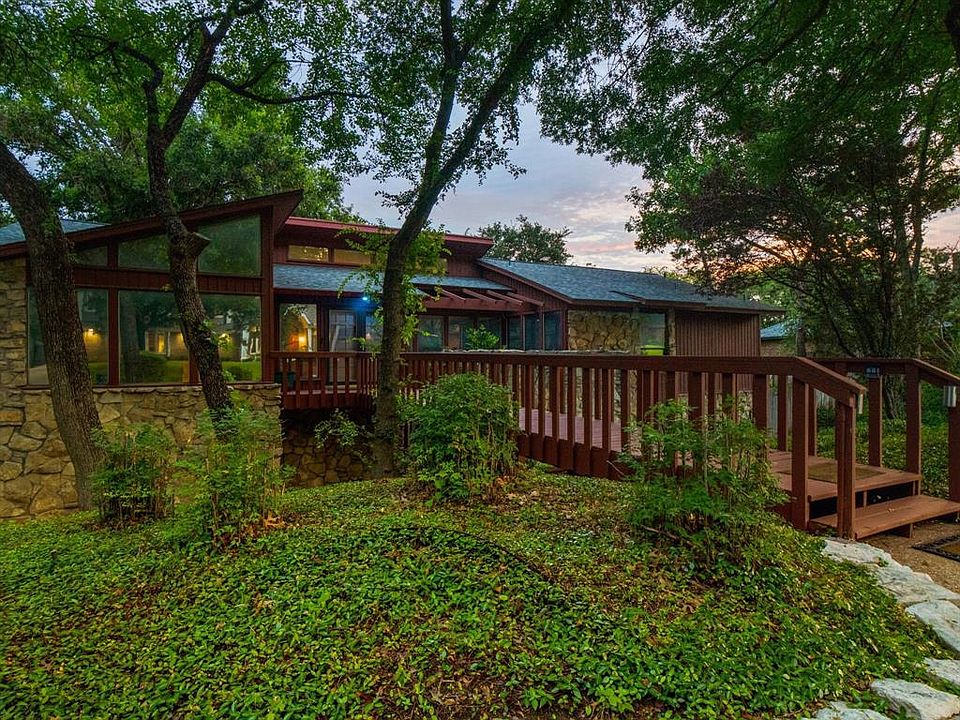 1st image of 505 Oak Hollow Ln