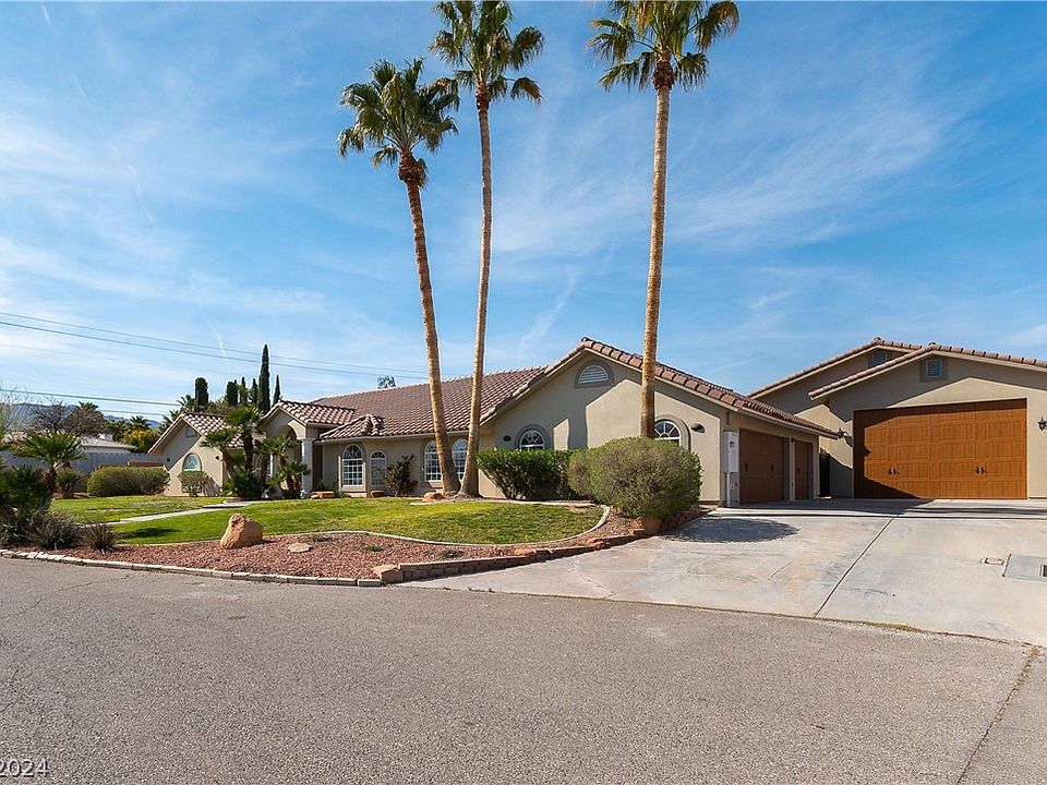 4490 N Chieftain St, Las Vegas, NV 89129 | Zillow