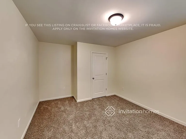 2465 Valley Creek Dr — Photo 16