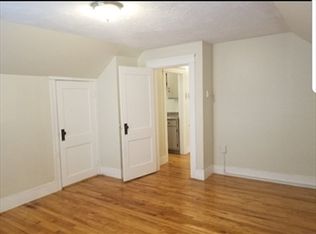 1060 Pleasant St #3, Worcester, MA 01602