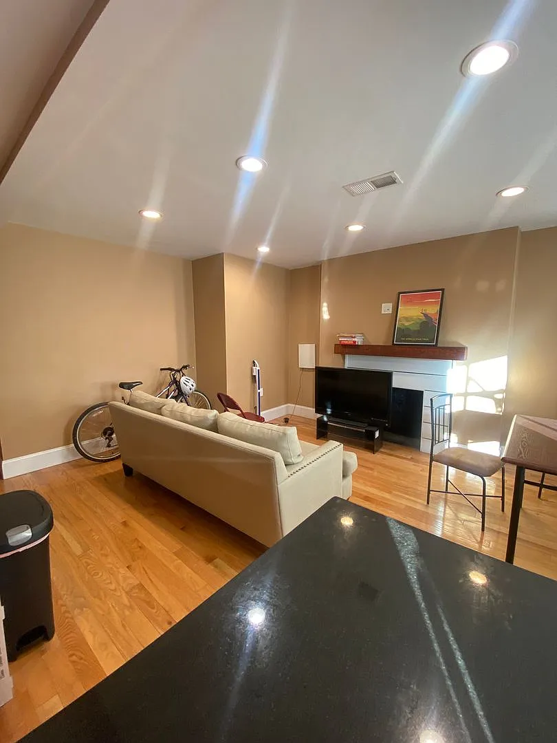 Spacious, Renovated Brookline Village 4 bed/2 bath on Linden St. Pet Friendly Students Welcome — Photo 1
