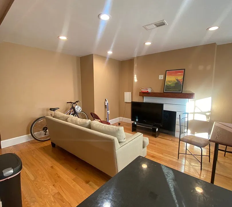 32 Linden St #203