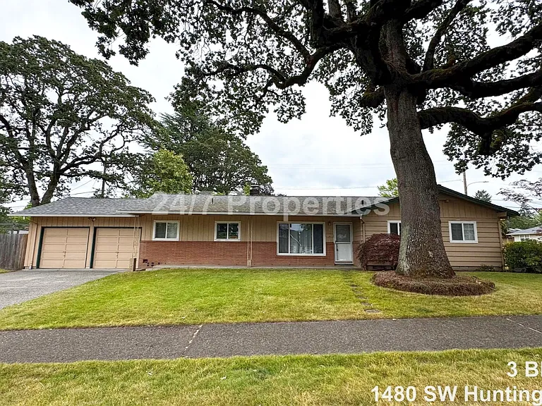 1480 SW Huntington Ave — Photo 1