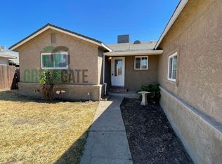 1018 6th St, Ripon, CA 95366