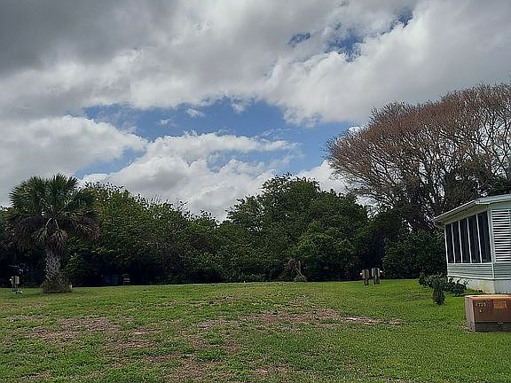 4th image of 7580 Blackhawk Rd