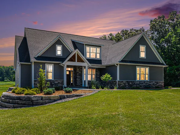 1890 N 3rd St, Kalamazoo, MI 49009